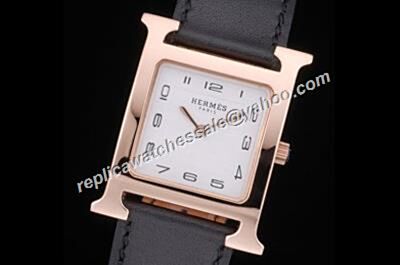 Hermes Heure H Lady Ref W036784WW00 Rose Gold 26mm Black Leather Mini Watch